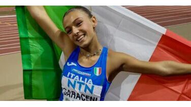 De Italiaanse Erika Saraceni steelt de show op de atletiekbaan met prestaties én looks