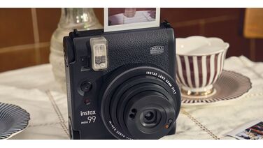 Super shots maken? De INSTAX mini 99 is dé instant camera met de modernste functies