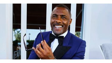 Acteur Idris Elba lanceert champagne t.w.v. €115: wijnkenner test hem in video