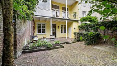 Vorstelijk verhuizen: Nederlandse prins zet herenhuis in Den Haag te koop voor € 1.745.000,-