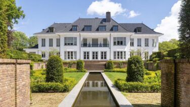 Nederlandse miljonair gooit luxe villa in Aerdenhout wéér in de verkoop voor € 25 miljoen