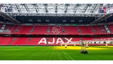 Hoeveel kost het om een voetbalwedstrijd bij te wonen in een skybox bij Ajax, Feyenoord en PSV?