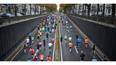 Aan welke kant van de weg moet je hardlopen?