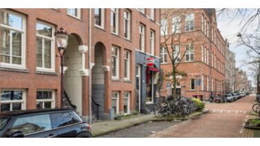 Rondleiding: Ryan Gravenberch zet appartement in Amsterdam Oud-West te huur