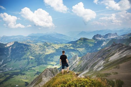 Illustratie voor: Hierdoor komen de Franse Alpen bovenaan jouw to-do-list