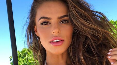 Instagram van Sports Illustrated-model Brooks Nader blaast je omver