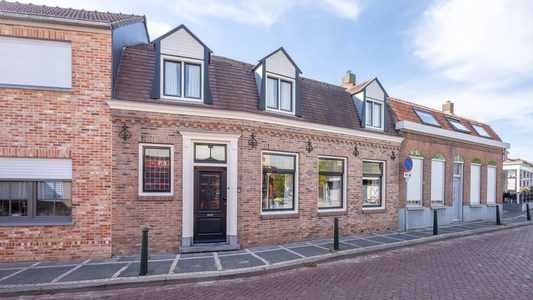 De voorkant van het huisje in Zeeland.