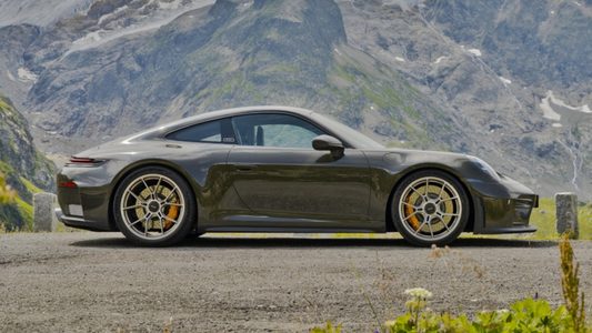 De zijkant van de Porsche GT3 Bergsport.