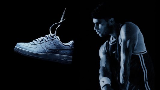 Een schoen uit de nieuwe Cactus Court Collection van Travis Scott in samenwerking met Nike en Carlos Alcaraz