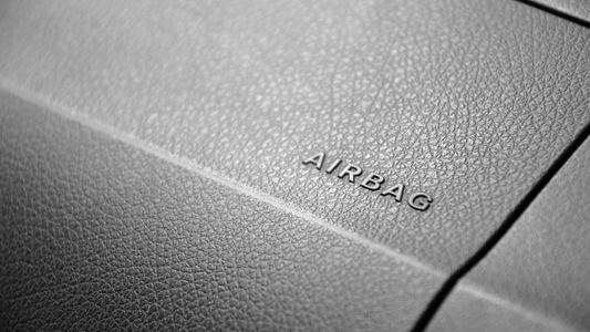 Illustratie voor: Rijd jij in één van deze wagens? 127.000 auto’s in Nederland rijden nog rond met een “levensgevaarlijke” defecte airbag