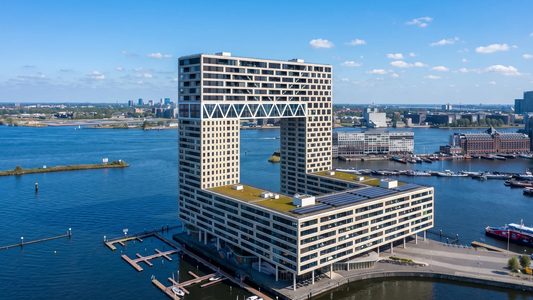 De Pontsteiger, waarin een penthouse te koop staat.