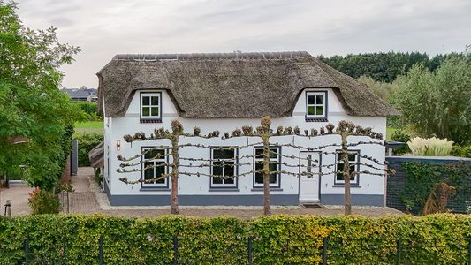 De buitenzijde van de boerderij in Est.