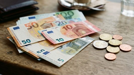 Geld, wat je bij veel banken amper krijgt dankzij de lage spaarrente.