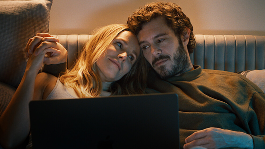 Kristen Bell en Adam Brody in Nobody Wants This