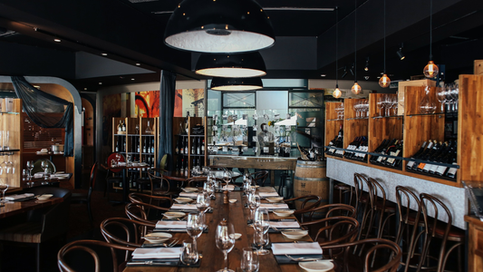 De binnenkant van een restaurant.