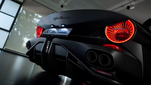De Alfa Romeo 33 Stradale 'Perla Nera'