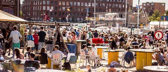 Illustratie voor: Vijf zomerdrankjes, die geen gin tonics zijn