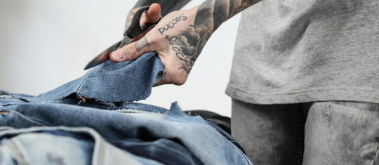 Illustratie voor: 4 Distressed items die je outfit een boost geven