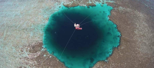 Onderwatersinkhole MAN MAN