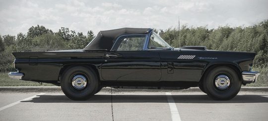 Illustratie voor: Maak kennis met de meest unieke Ford Thunderbird F-Bird ooit