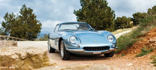 Illustratie voor: Deze azuurblauwe Ferrari 275 GTB gaat binnenkort onder de hamer