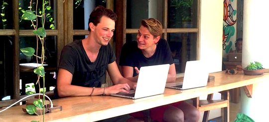 Illustratie voor: Hoe twee jonge Nederlandse ondernemers een succesvolle business runnen op Bali