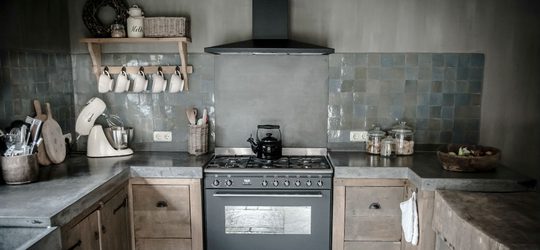Illustratie voor: Een betonnen keuken geeft je woning een stijlvolle upgrade