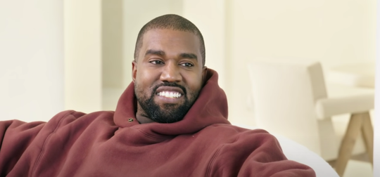 kanye west koopt huis tegenover kim kardashian