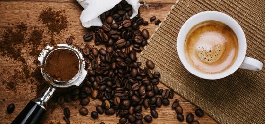 Illustratie voor: Alles over koffie: thuis zelf de perfecte cappuccino maken