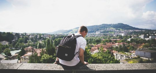 Illustratie voor: Waarom niet iedereen de behoefte heeft om alleen te reizen