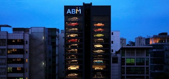 Illustratie voor: Deze snoepautomaat voor volwassenen is gevuld met supercars