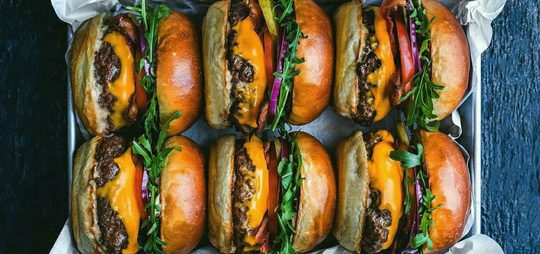 Illustratie voor: Zo maak jij thuis de ultieme burger