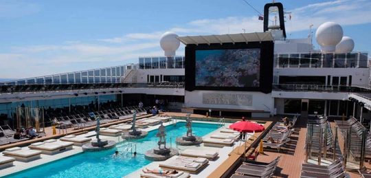 Illustratie voor: Video: Man leeft als een koning nadat hij de enige boeking is op een cruiseschip