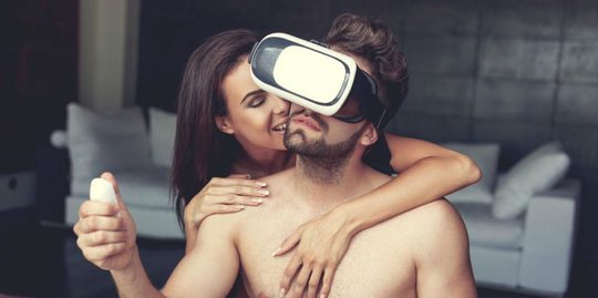 Illustratie voor: Ruil jij jouw computerscherm in voor een VR-bril om porno te kijken?