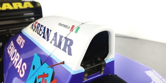 De Formule 1-auto van voormalig team Verstappen staat nu te koop