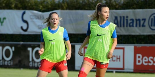 Eleni Rittmann mooiste voetbalster ter wereld