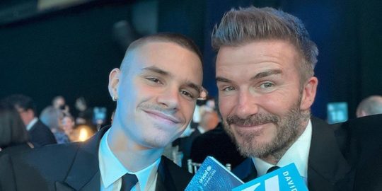 Romeo Beckham (19) rijdt nu al in een auto waar iedere volwassen man jaloers van wordt