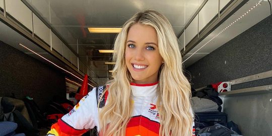 Lindsay Brewer Instagram