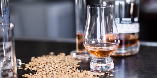 Illustratie voor: De top 10 beste whisky distilleerderijen van Schotland