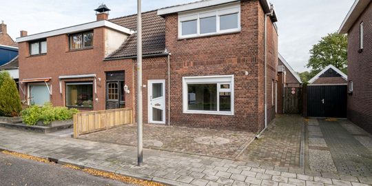 funda woning met zwembad