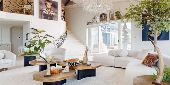 Illustratie voor: Marjan Strijbosch zet Hollywood-achtig penthouse te koop op Funda