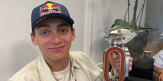 Illustratie voor: Polsstokhoogspringer Armand Duplantis pakt weer een wereldrecord én fikse geldbonus
