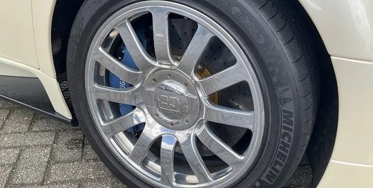 duurste huurauto van nederland staat te koop bugatti