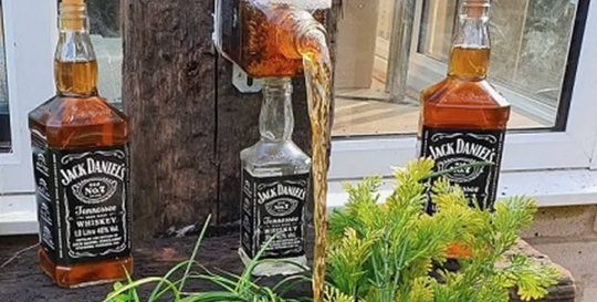 lege jack daniel's flessen fontein
