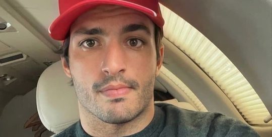 Carlos Sainz nieuwe ferrari auto instagram