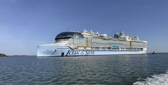 grootste cruiseschip ter wereld af eerste tocht