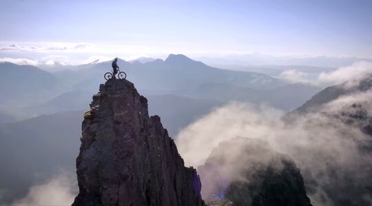 Illustratie voor: Een geweldige mountainbike video door de Schotse Hooglanden