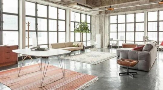 Illustratie voor: Industriële ruimte omgetoverd tot waanzinnig mannen loft