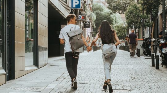 Illustratie voor: Deze Nederlandse start-up lanceert stijlvolle, leren tassen voor een betaalbare prijs
