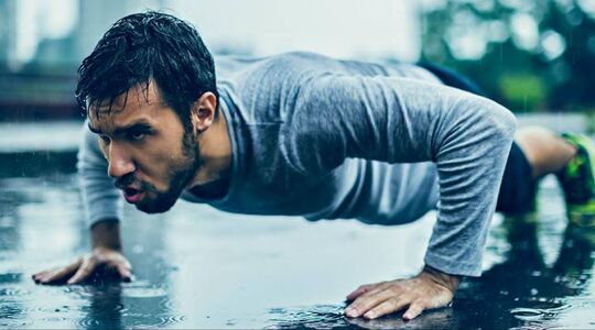 workout slecht weer sporten sportschool trainingpak hardloopschoenen MAN MAN
